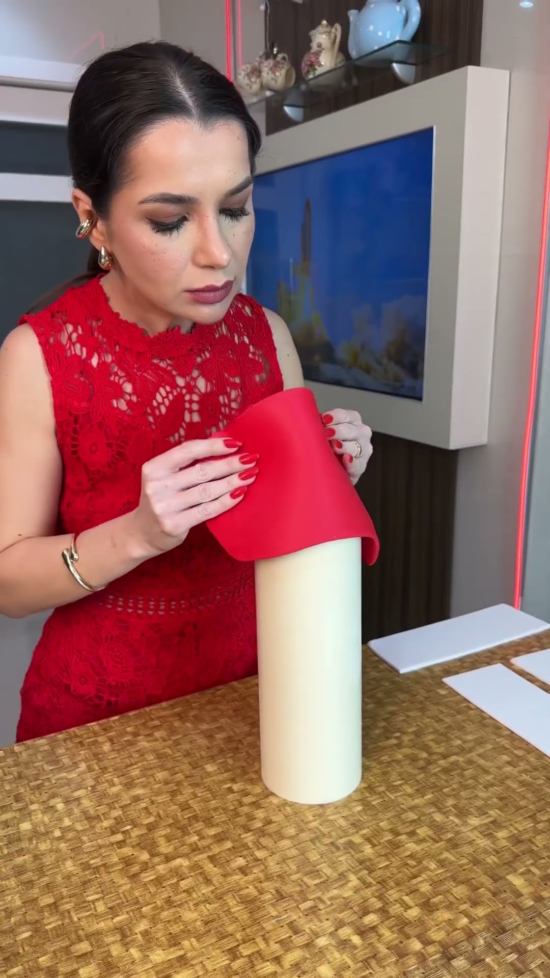 Um bolo de foguete que sai fogo? ? Temos! O que você achou? - Rocket cake!