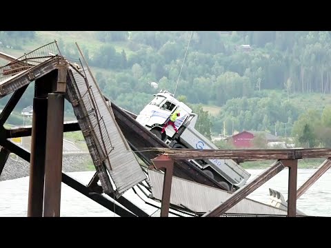 Norway bridge collapse: Drivers of two vehicles rescued