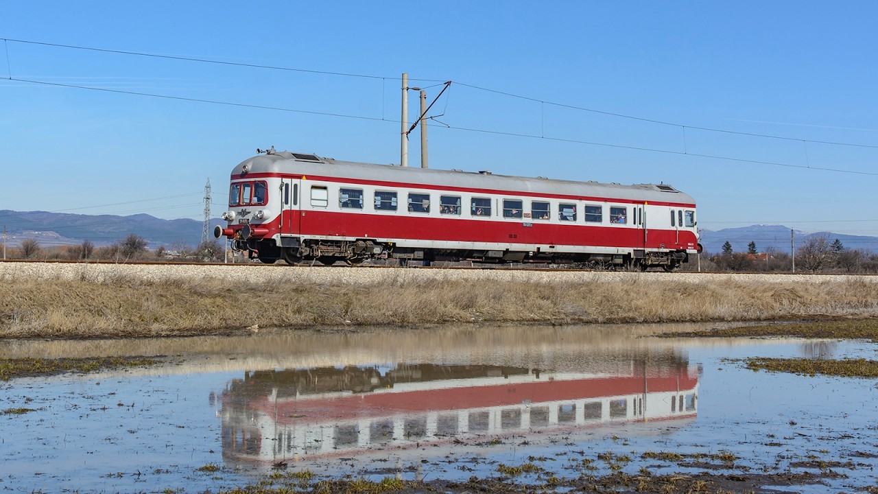 BDZ diesel railcar 19 001 / Дизелова мотриса 19 001 на БДЖ по случай 1 Март
