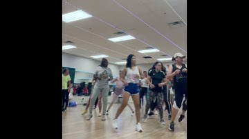 Zumba #fitness #zumbafitness #zumba #workout #shortvideo #shorts #short #gym #groupfitness