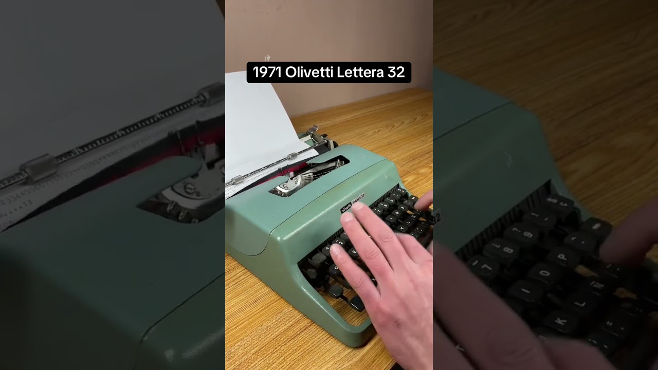 1971 Olivetti Lettera 32 on the Typewriter Database K08071
