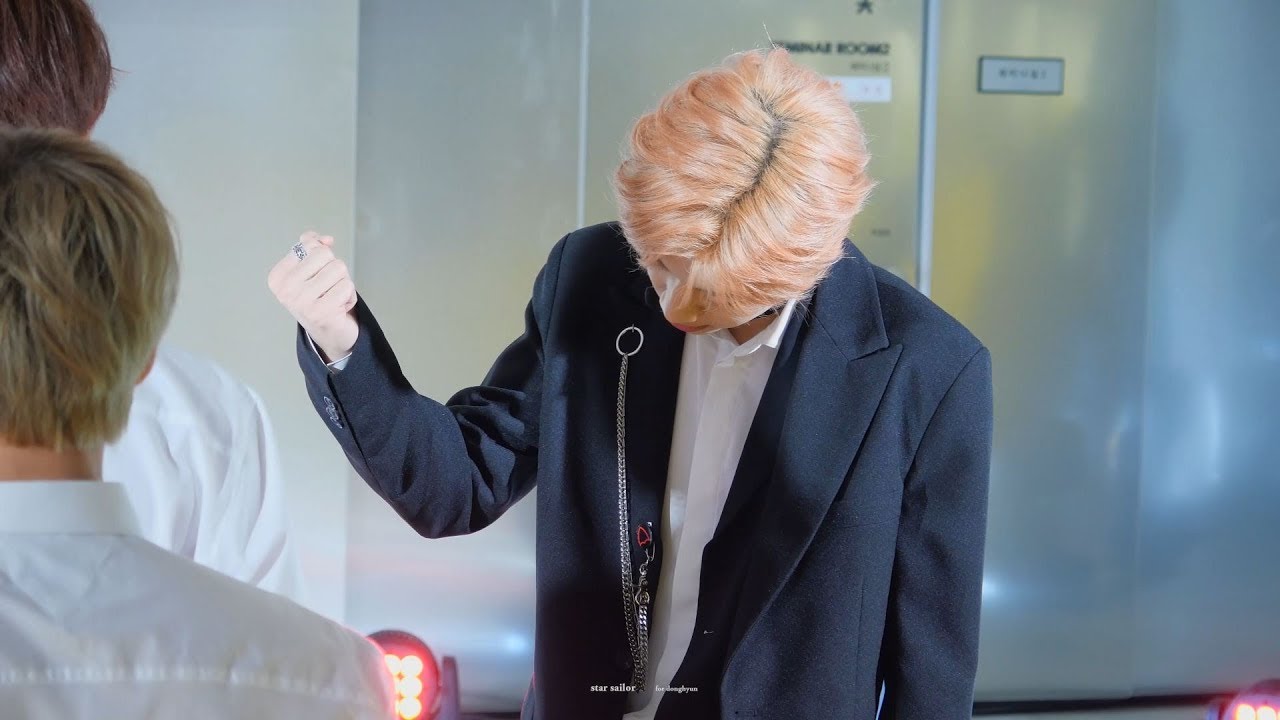 181123 청춘마루 콘서트 MXM - Knock Knock (동현 focus)