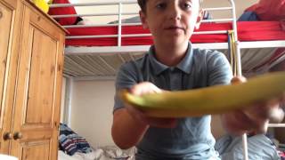 OMG EATING A BANANA WITH THE SKIN ON IT - WARNING SICK