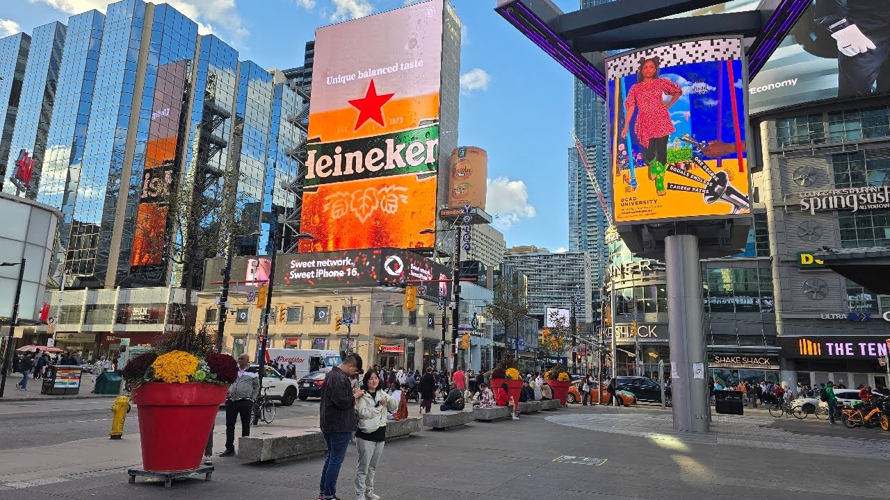 Live streaming from Toronto Downtown at Yonge Dundas Square | Canada 🇨🇦 ...