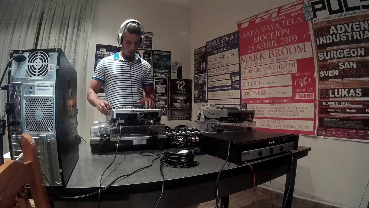 Alfonso Sánchez aka Syntagma - Vídeo set part 2 dark techno set