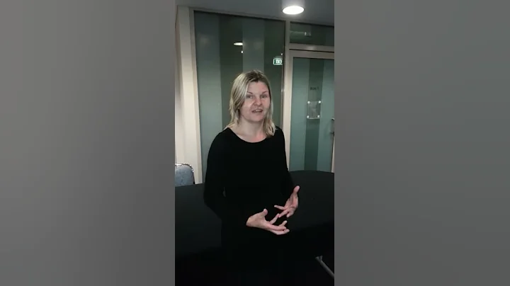 Perfect You Live - Raving Fan Jane Earle