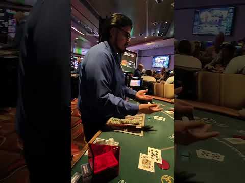Full Table Baccarat at JackpotCity Casino