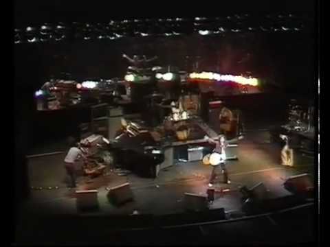 The Kinks - Christmas Concert 1977, part 7.mp4