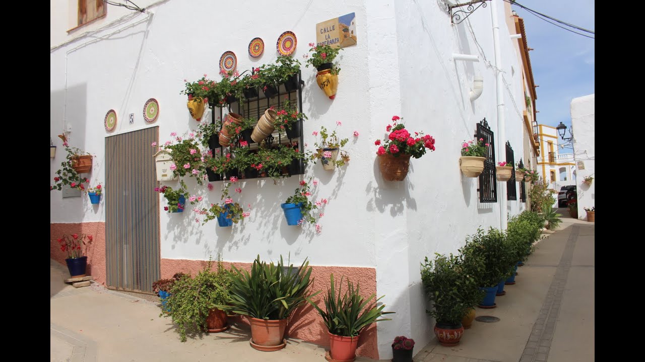 LUCAINENA DE LAS TORRES. DÍA DE LAS FLORES. MAYO 2023