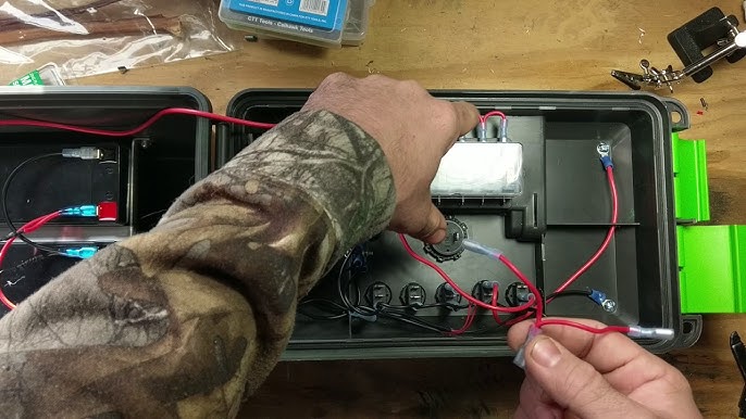 DIY 12V Compact Battery Box 