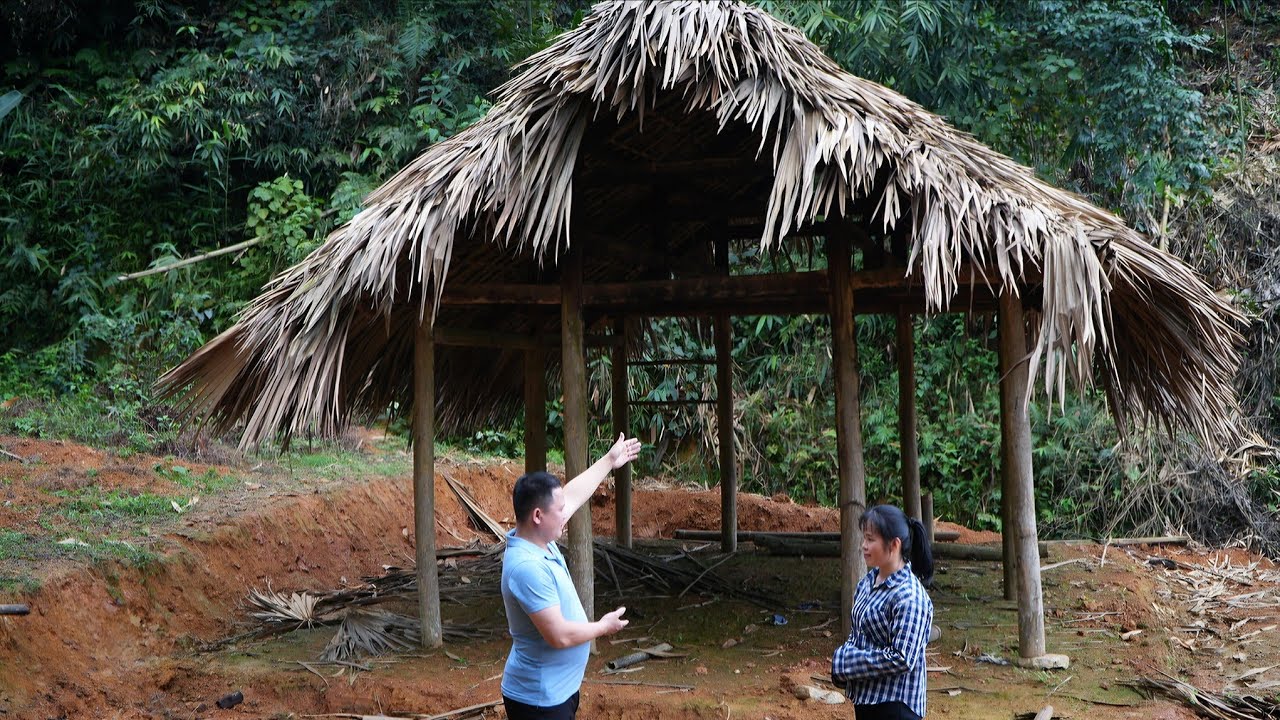 Kind CEO helps and donates a new house to a single mother - The house is 50% complete