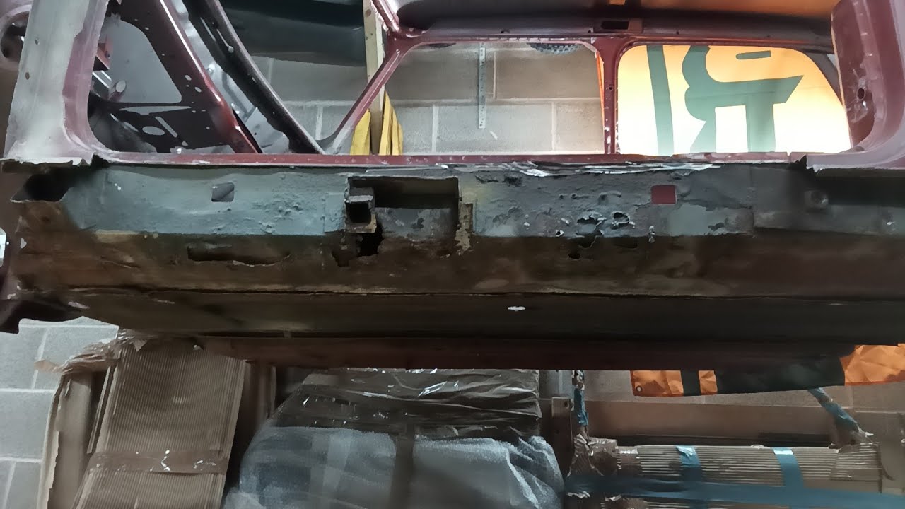 Classic Mini MPI Build. Flitch Panel & Door Step Removal