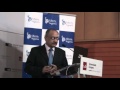 Ashok Kumar Bhatia presenting his book “Como sobreviver na selva empresarial”