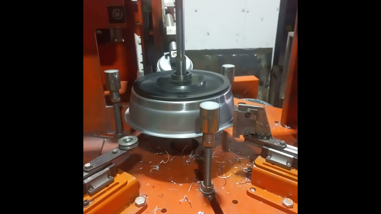 Torno de Repujado Automatico