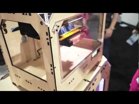 Video till En närmare titt på Makerbots 3D-printer