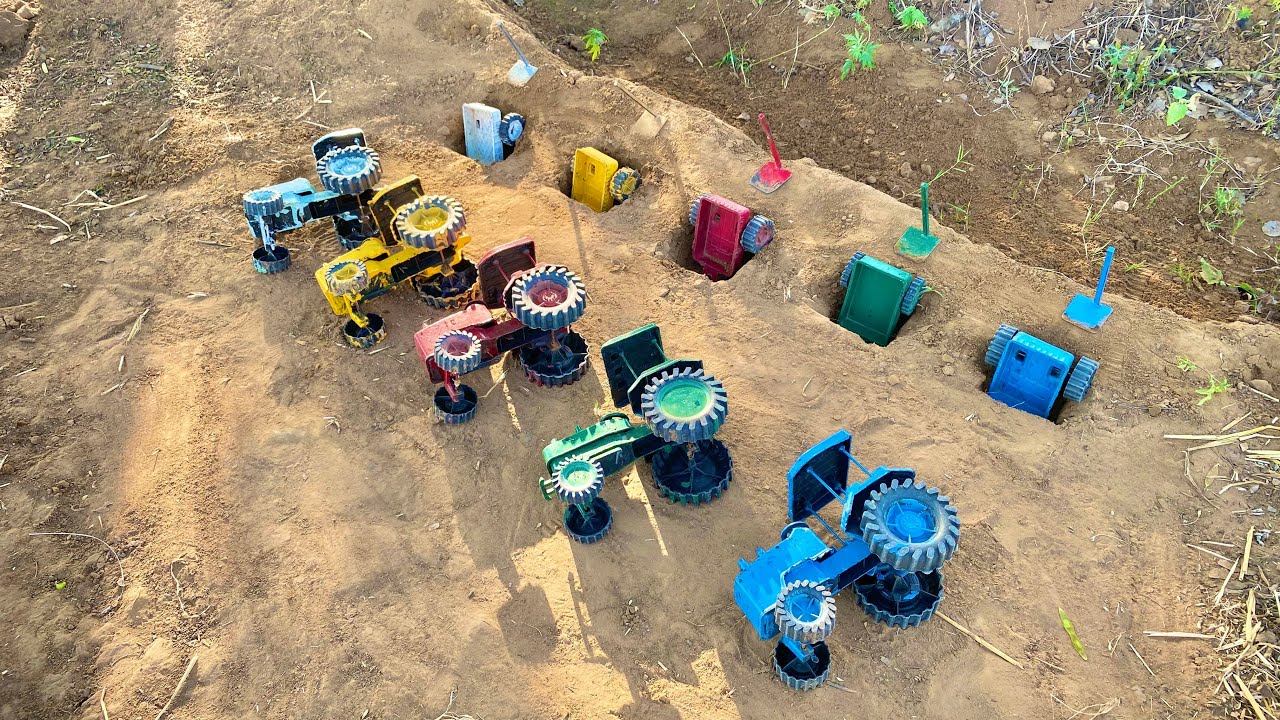 The tractor overturned and the trolley got stuck in the ditch. - YouTube