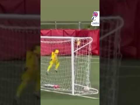 Video Maria segna con la Salernitana e corre a baciare la foto del mister morto la settimana prima #perte