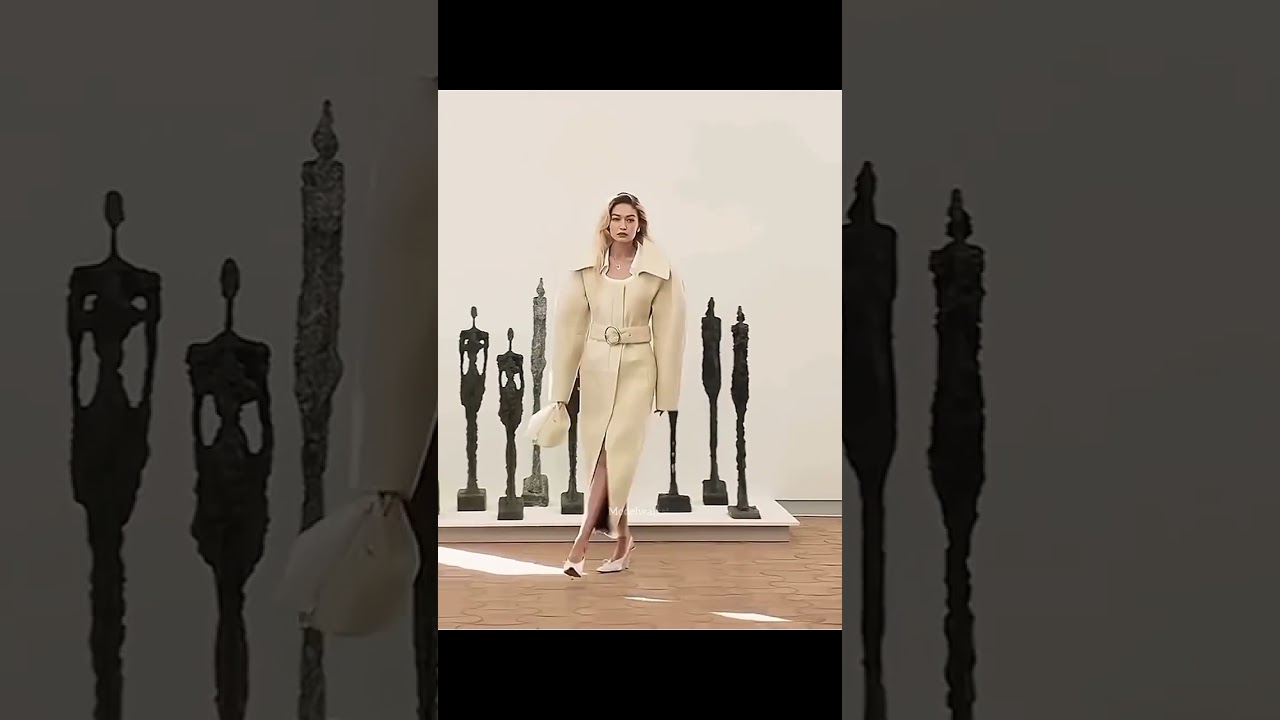 Inside Jacquemus' "Les Sculptures" Runway: Gigi Hadid's Iconic Walk