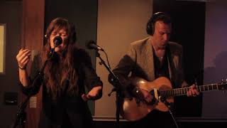 Reb Fountain - 'Don't You Know Who I Am' live at RNZ