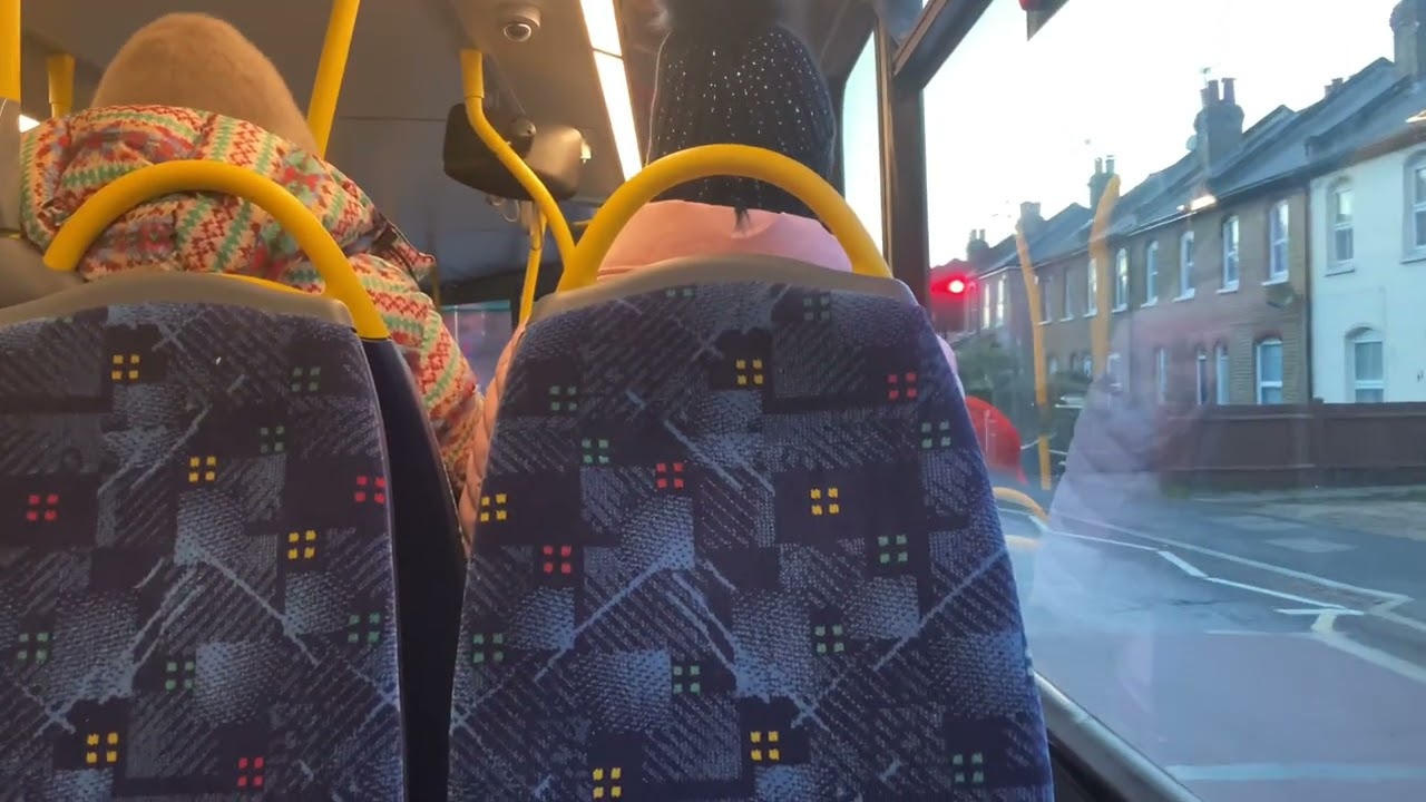 * BROKEN IBUS * Journey on the 131 (WSD15 SN18XZJ) Wright Streetdeck