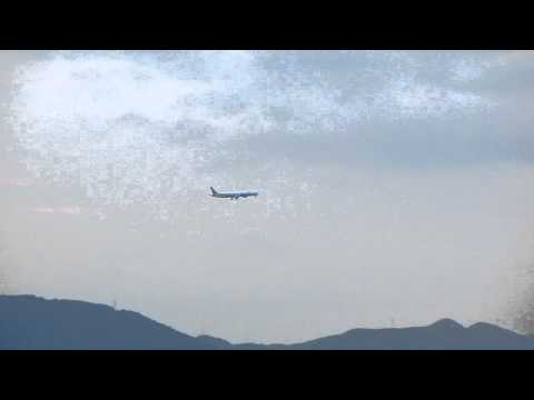 All Nippon Airways(ANA) F35(B777-300) Final approach to runway 14R