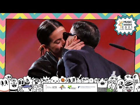 EL BESO DE ROSALÍA Y RAUW ALEJANDRO tuvo otro gran protagonista: ¡IBAI LLANOS! | LOS40