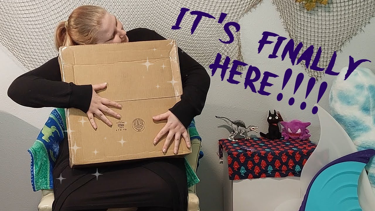Unbox my FIRST Finfolk Productions tail with me! - YouTube