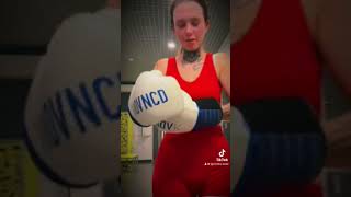 Download Lagu LEPIEJ NIE PODCHODŹ 😂😂💪 #inez #tattoo #boks #vlog #shorts #shortvideo #inezka #sport #hobby MP3