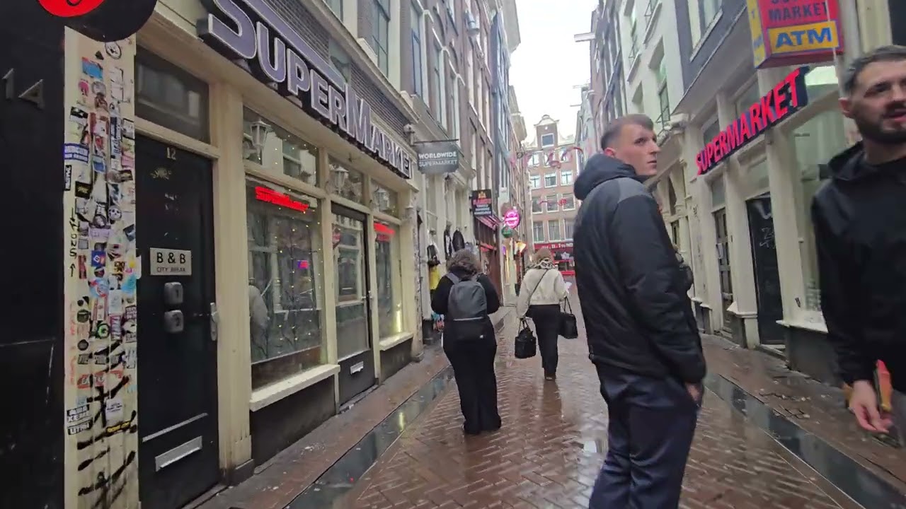 Walking through the beautiful streets of Amsterdam 