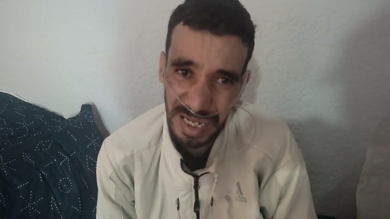 كريم قشار بالخميسات أنقذوه بمصاريف التنقل الى أوروبا من أجل زرع الرئتين الهاتف :  06.48.5614.13