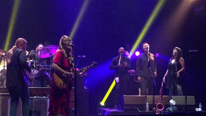 Bound For Glory (end) featuring ALECIA CHAKOUR // Tedeschi Trucks Band (Live at the Beacon Theatre)