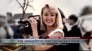 Iowa judge agrees to partially unseal search warrant in Jodi Huisentruit cold case
