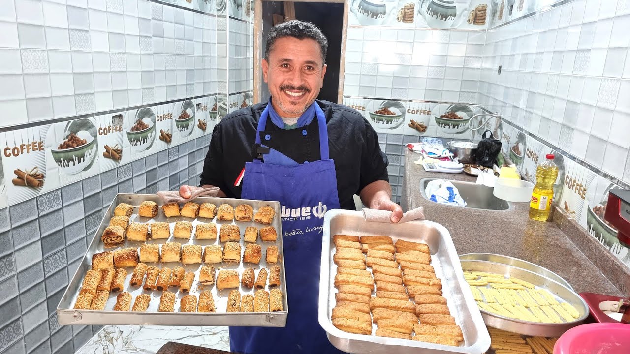 قراقيش العيد سادة وبالعجوة أحلي قراقيش ممكن تدوقيها في حياتك مقرمشة اوووي من بره وهشة جداا من جوه !!