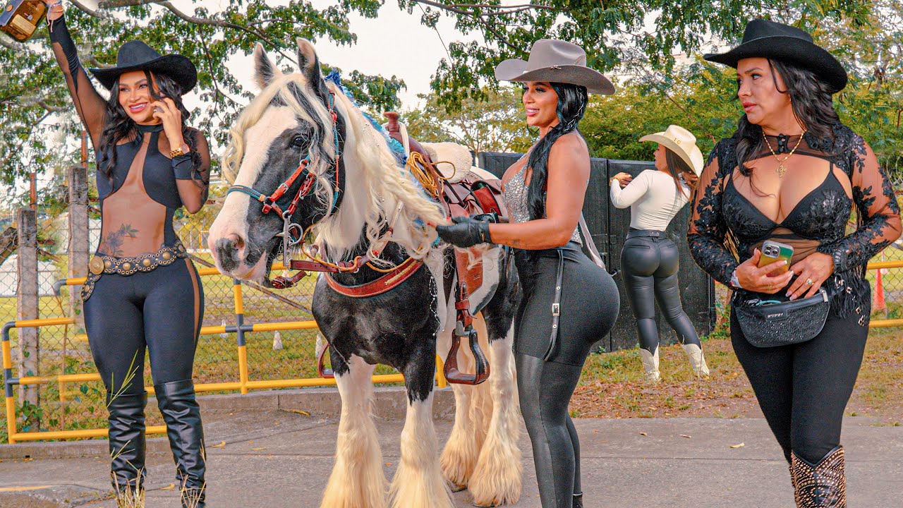 Amazing Rodeo in COLOMBIA  🤯 LOVELY STYLISH WOMEN Ride Horses 😍