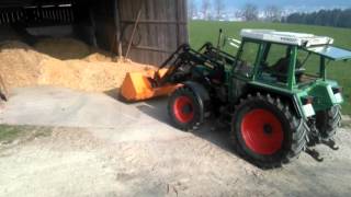 Holz hacken am 21.03.2016 mit Fendt und John Deere