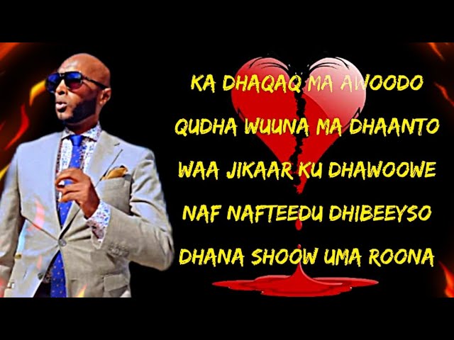 Kresloda qizil beysbol qalpoqli jojani sikish Kresloda qizil beysbol qalpoqli jojani sikish