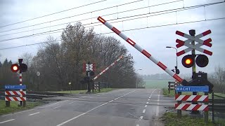 Spoorwegovergang Brummen // Dutch railroad crossing