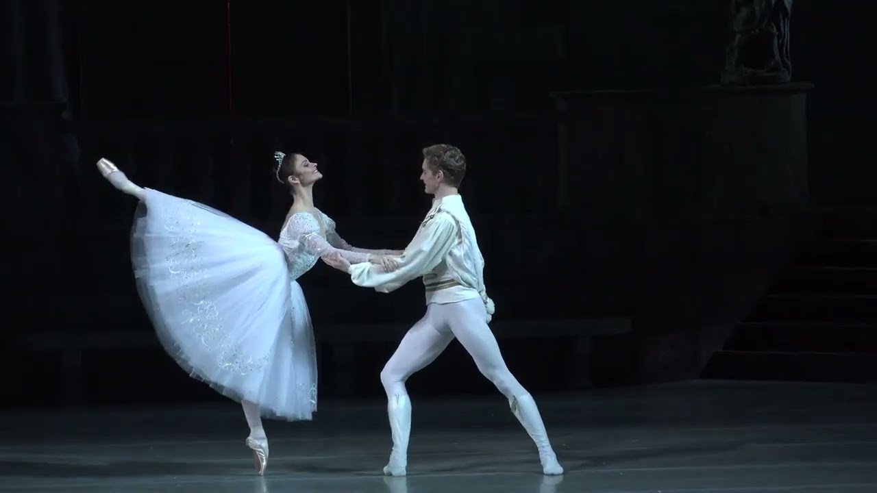 Selina Timofeyev (Mariinsky Ballet) pas de deux, Fountain of 