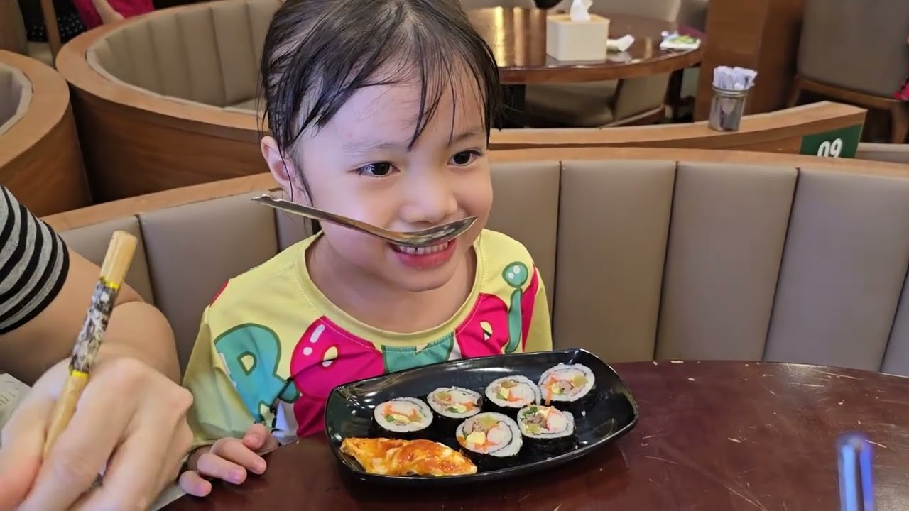 Gia Hân được đi ăn mì cay ở Itada - Phong Điền (09/11/2025)