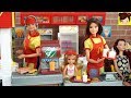 Barbie y sus Hermanas Trabajan en Mc Donalds Drive Thru - Con Elsa Rapunzel La Sirenita Ariel