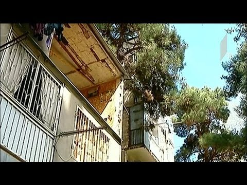 ექსპერტ-კრიმინალისტები დიღმის მასივში აფეთქების ადგილზე მუშაობენ