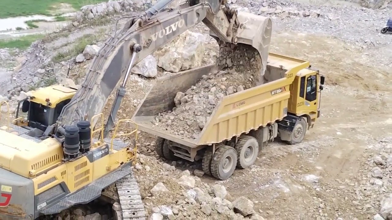 VOLVO EX750DL VS LGMG MT86 