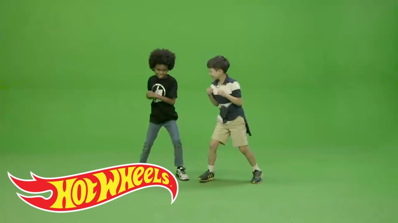 gaming videos fortnite Behind the Scenes: Green Screen Fun | Hot Wheels