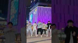 【Shorts】不齐舞团 | Buqi dance group | Bất Tề vũ đoàn