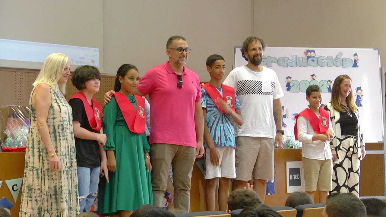 Un minuto de silencio por Raju, los alumnos de 6º de Primaria del ‘Andrés Manjón’ lo recuerdan