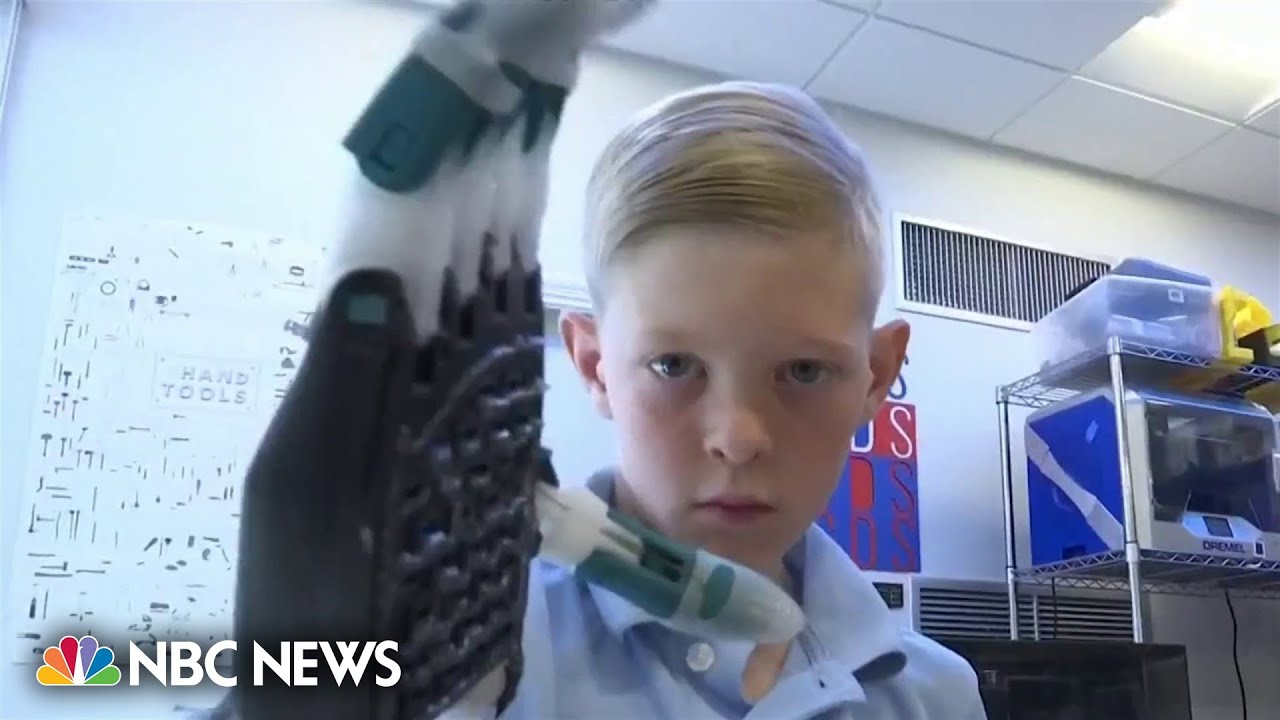 California eighth graders 3D print prosthetic hand for schoolmate California eighth graders 3D print prosthetic hand for schoolmate