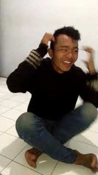 Story WA Video lucu orang gila joget lee Bodong