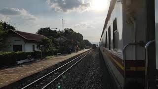 ขบวน 146 รอหลีกขบวน 233 ที่สถานีบ้านใหม่สำโรง Alsthom 4147 ทำขบวน