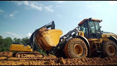 Elevate Your Expectations | John Deere 524L, 544L, and 624L Mid-Size Wheel Loaders