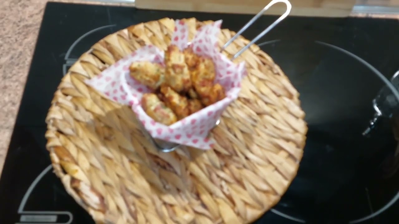 Buñuelos de pan,ajo y perejil en freidora de aire#airflyer#cosoridualblaze#cenarapida#freidoradeaire